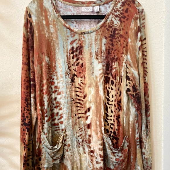 LOGO by Lori Goldstein Tops - LOGO Lori Goldstein printed long sleeve blouse